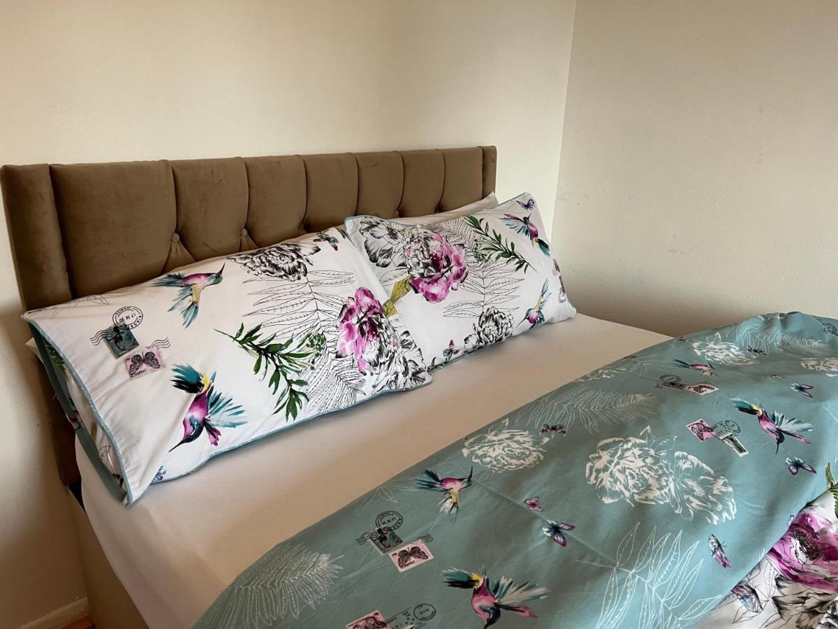 The Grande Residence - Close To Central London & Next To Northfield Tube Station Hanwell Exteriér fotografie