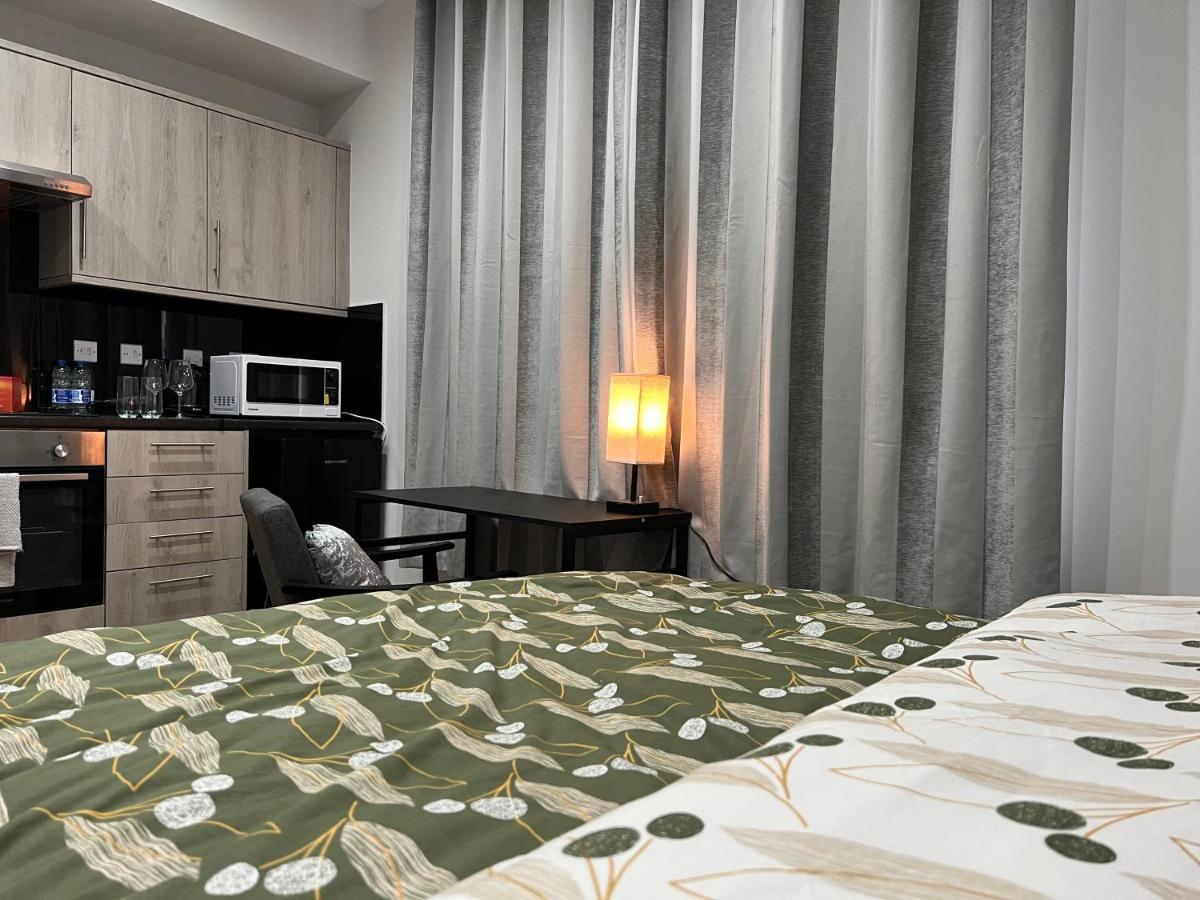 The Grande Residence - Close To Central London & Next To Northfield Tube Station Hanwell Exteriér fotografie